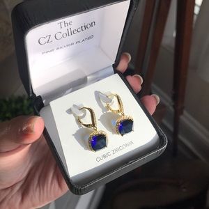 Beautiful blue & gold tone silver plated earrings